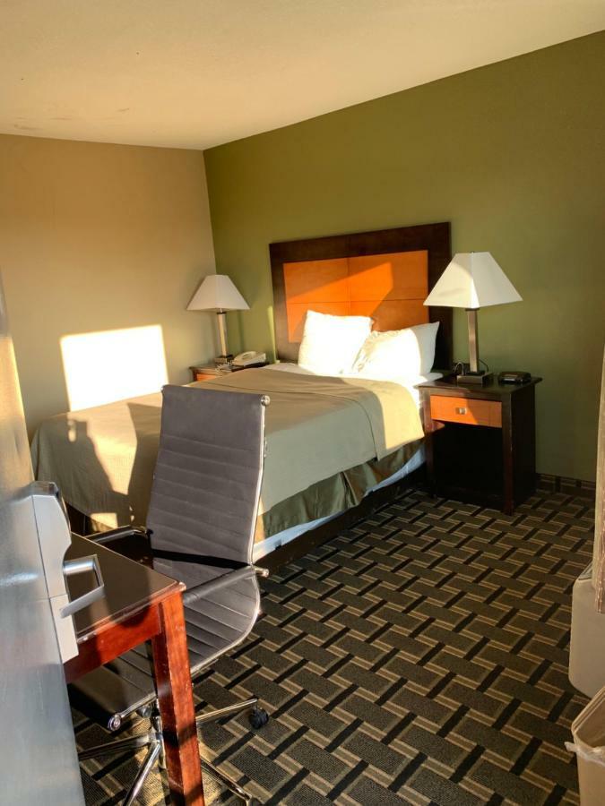 Relax Inn Heth Shell Lake Ngoại thất bức ảnh